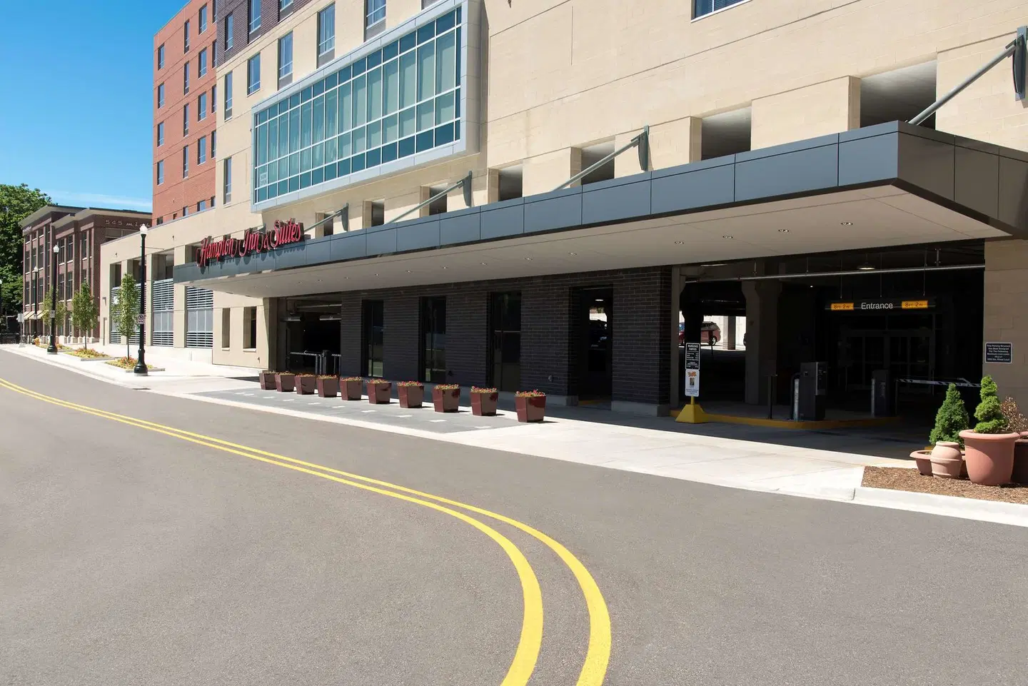 Hampton Inn & Suites Grand Rapids Downtown EXTERIOR