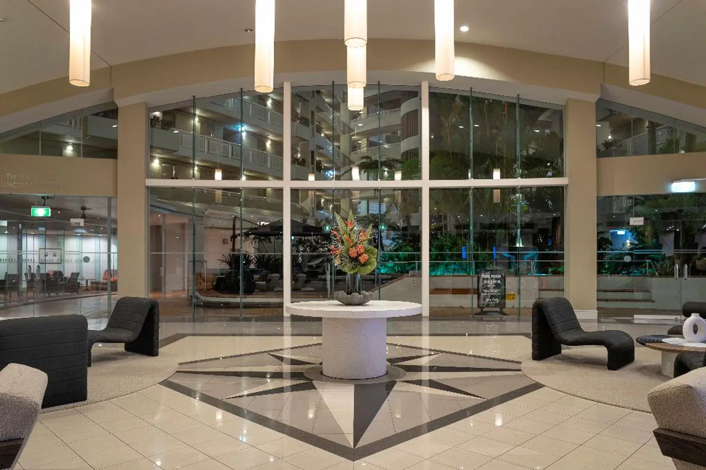 DoubleTree by Hilton Hotel Cairns LOUNGE_LOBBY