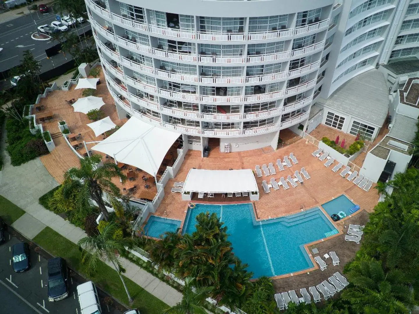 DoubleTree by Hilton Hotel Cairns OUTDOOR_POOL