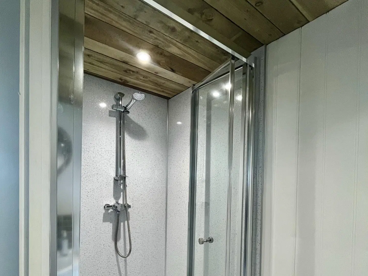 The Pod & Cwtch luxury accommodation Badezimmer