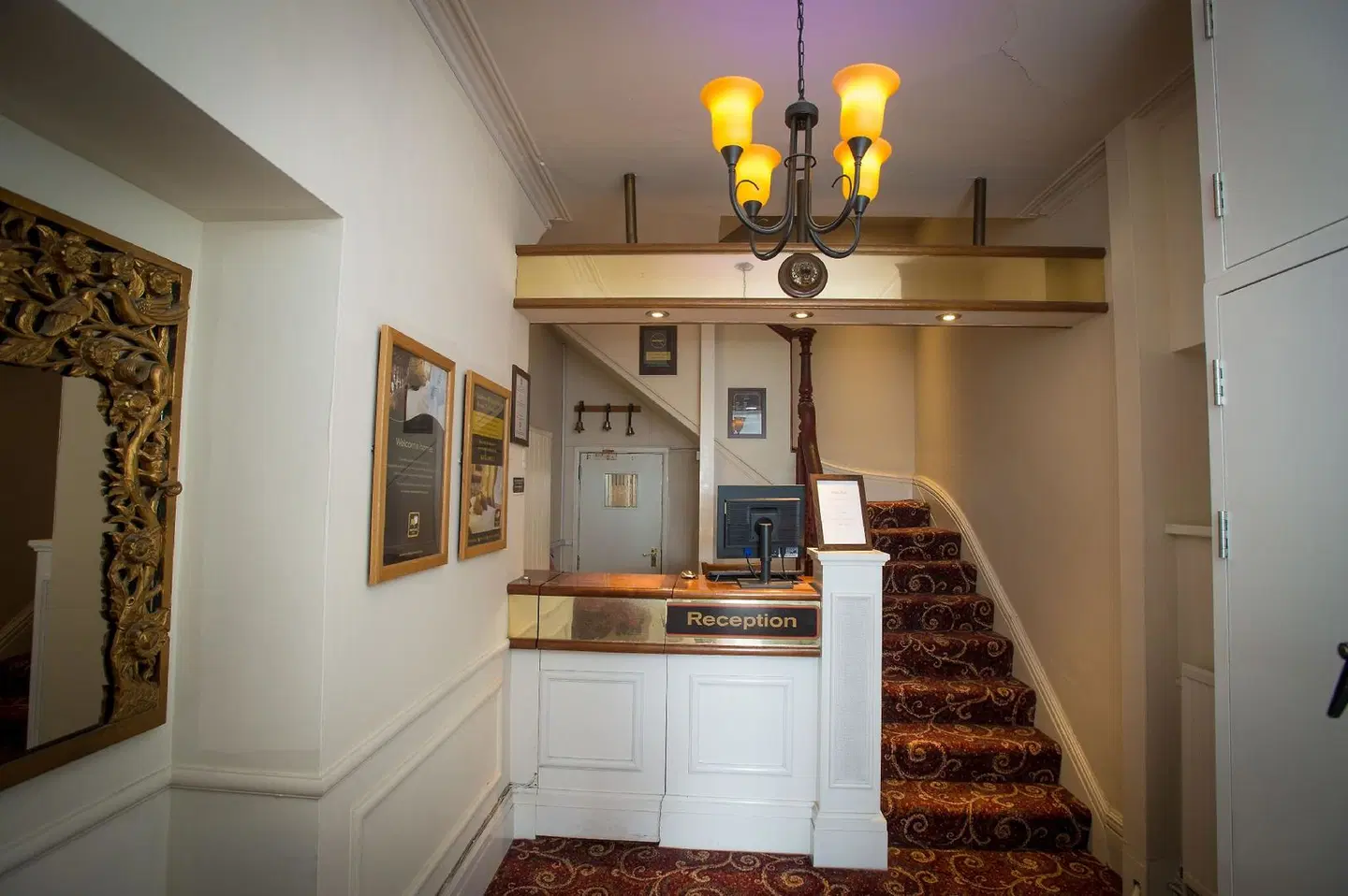 Old Colonial by Marston's Inns LOUNGE_LOBBY