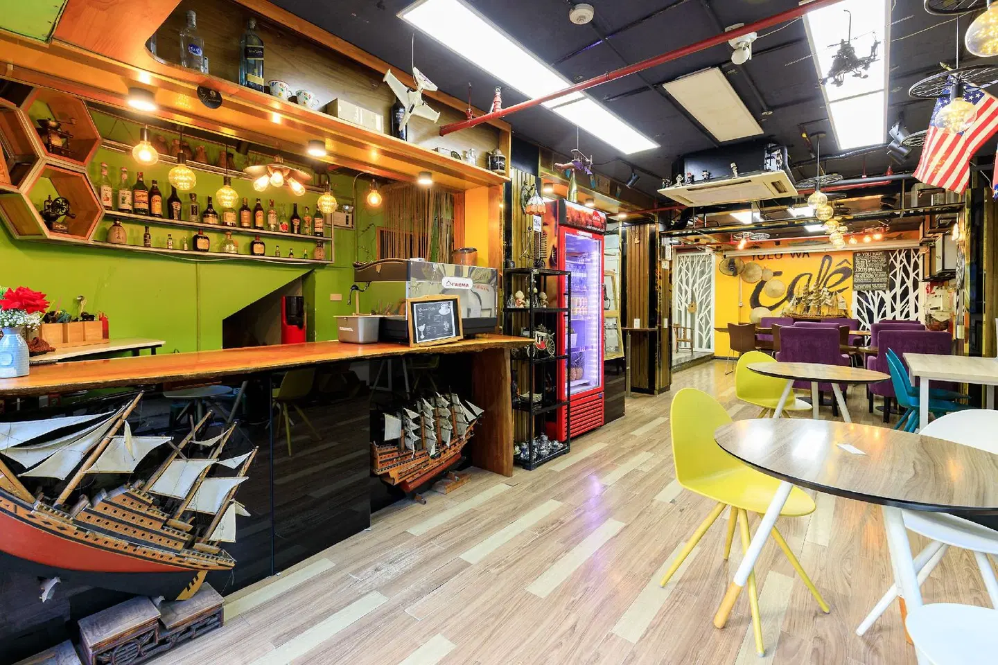 Yolo Wa Hotel Bar