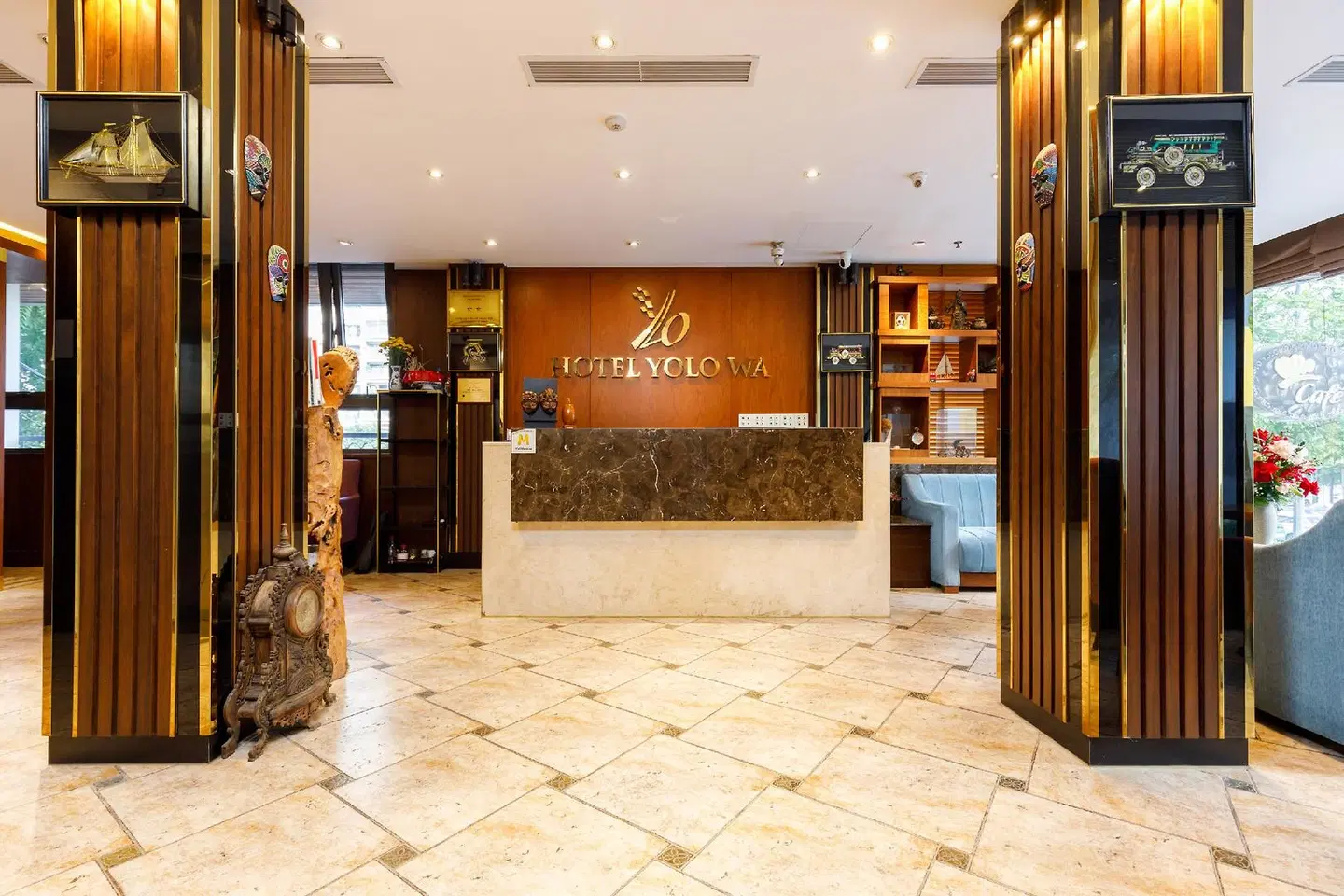 Yolo Wa Hotel Bar