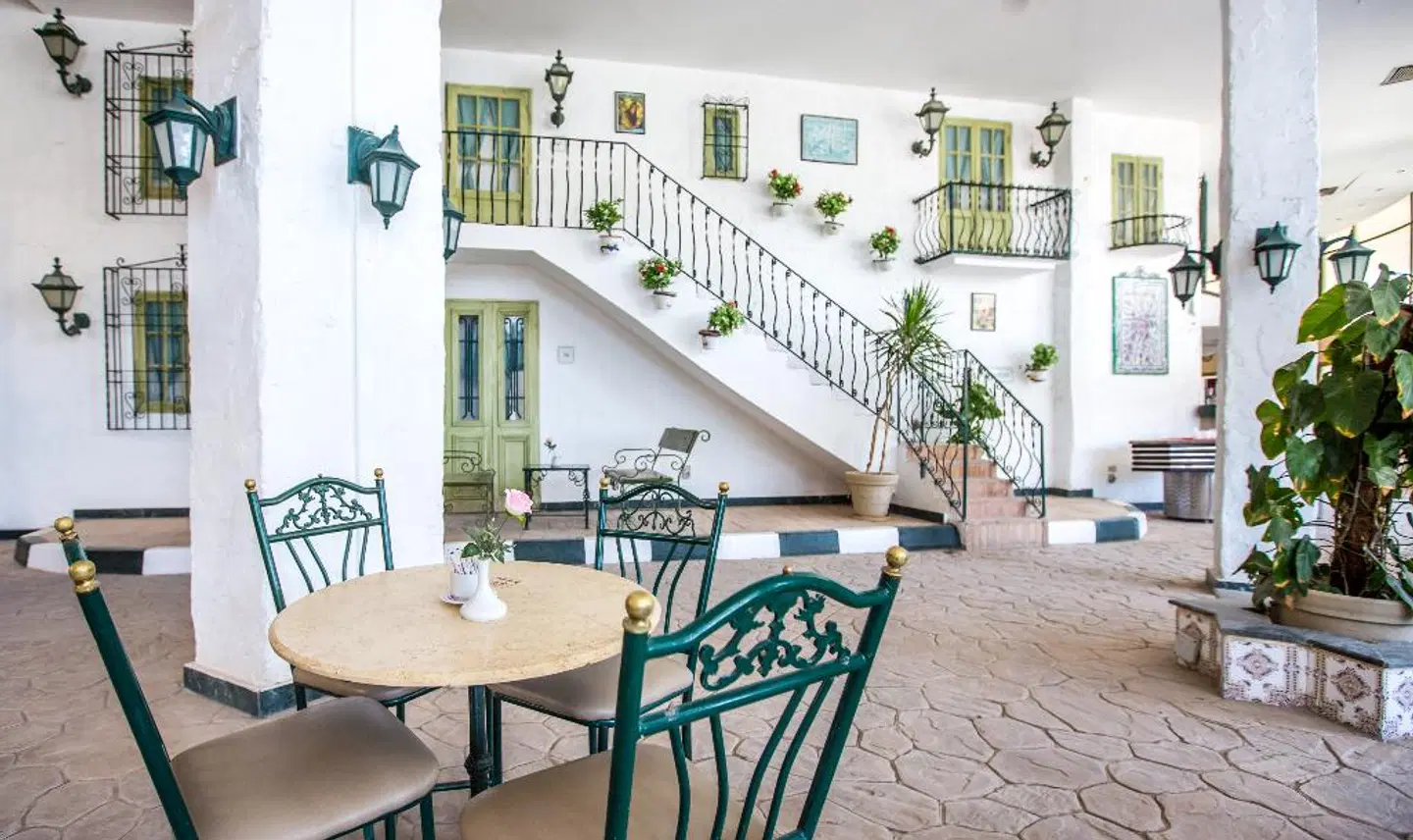 Sunny Days Resort - El Palacio Resort & Spa Terrasse