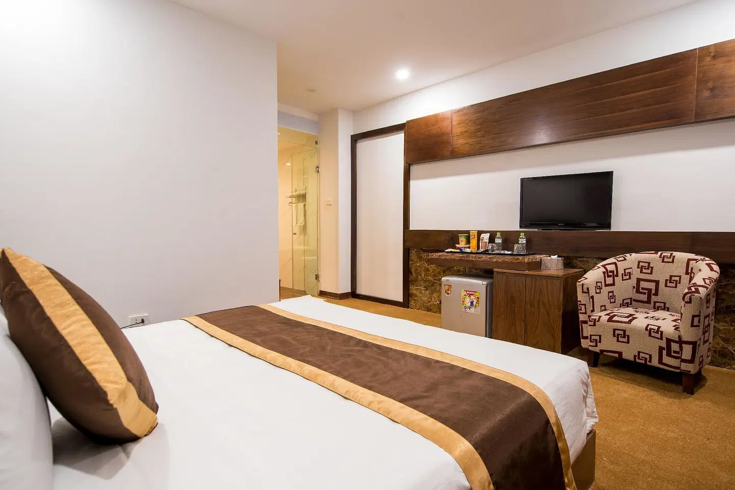 Night Hotel ROOM_EXAMPLE