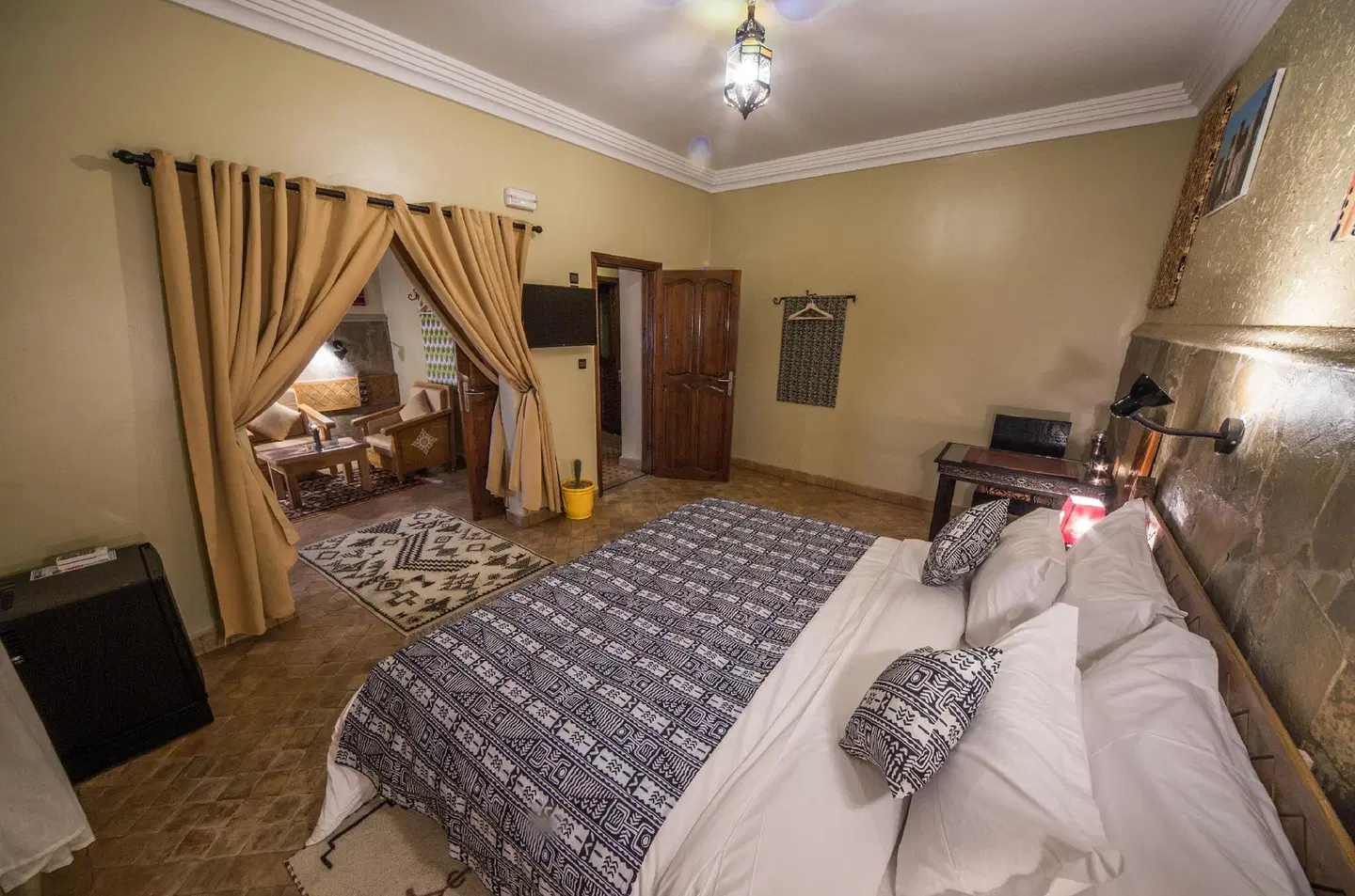 Tin Joseph ROOM_EXAMPLE