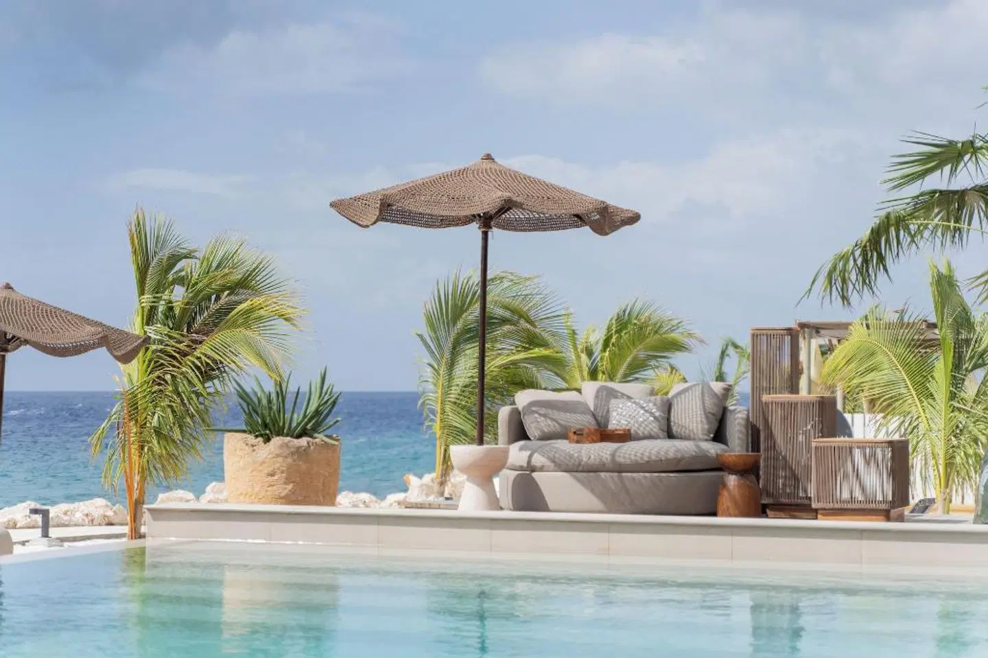 Art Hotel Curacao OUTDOOR_POOL