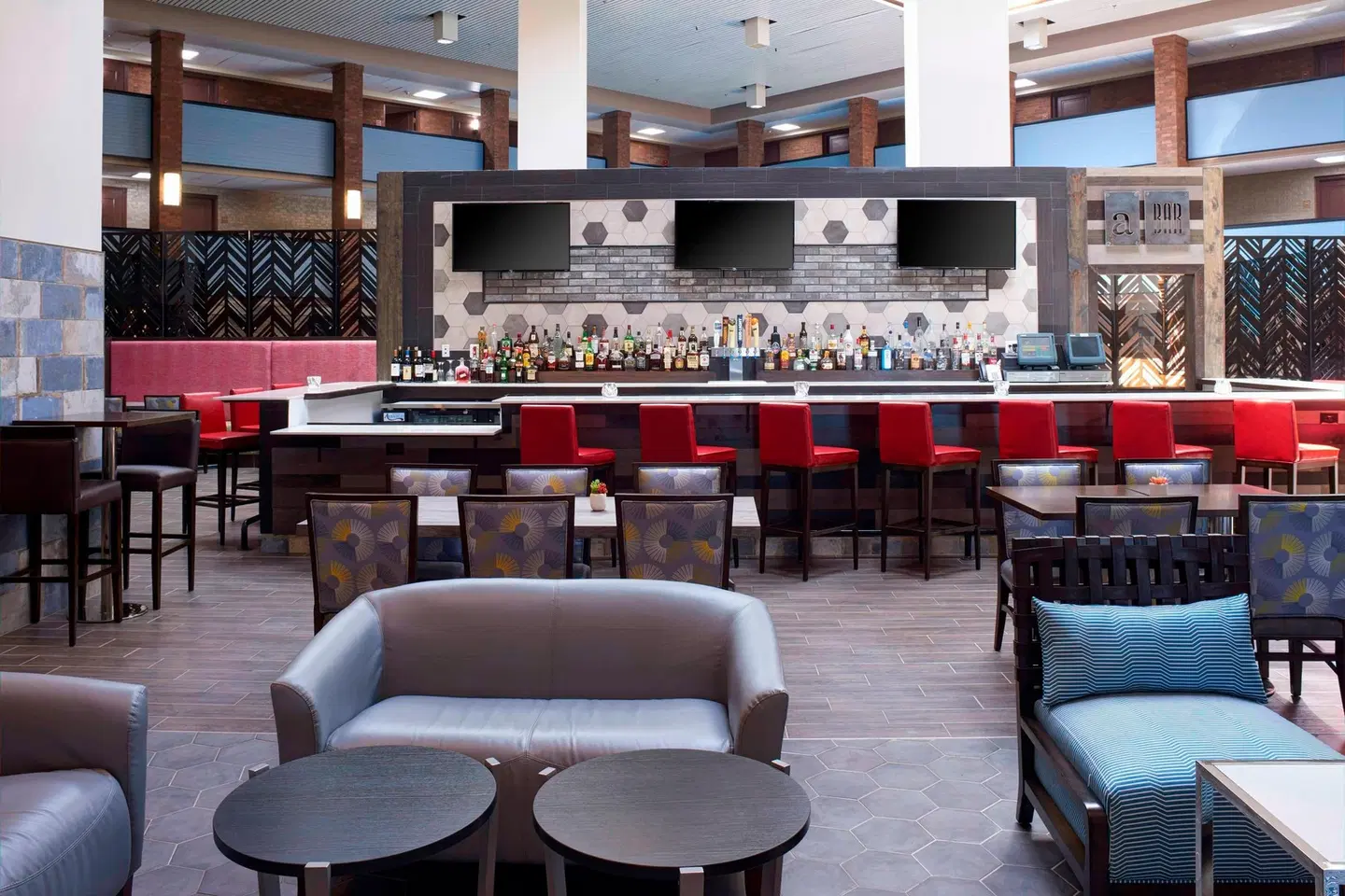 Four Points by Sheraton Detroit Novi Bar