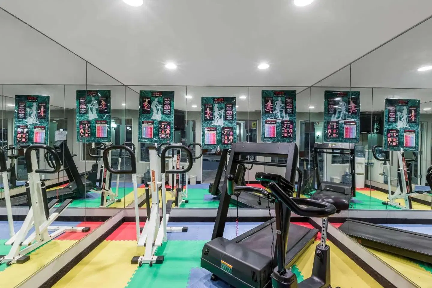 Baymont Inn & Suites - Pella SPORTS_AND_LEISURE