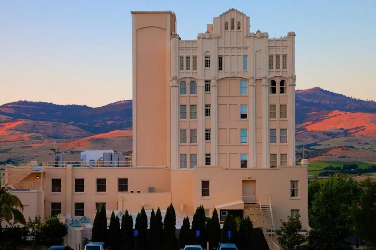 Ashland Springs Hotel EXTERIOR