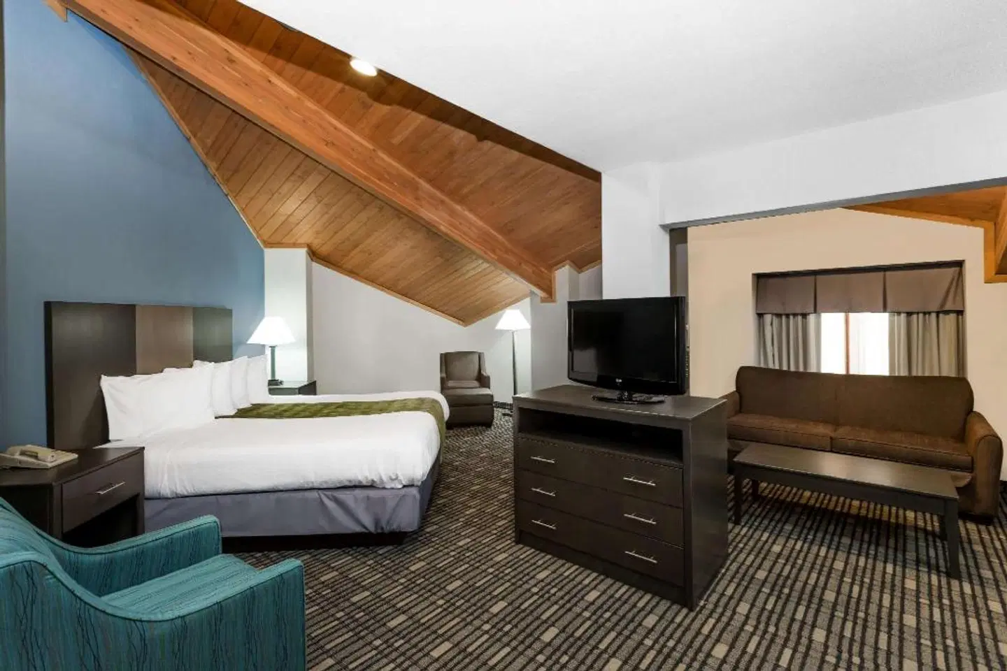 Baymont Inn & Suites - Pella ROOM_EXAMPLE