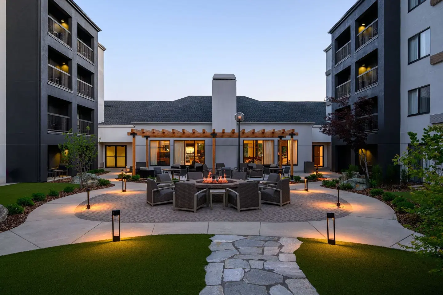 Courtyard by Marriott Boise Downtown EXTERIOR