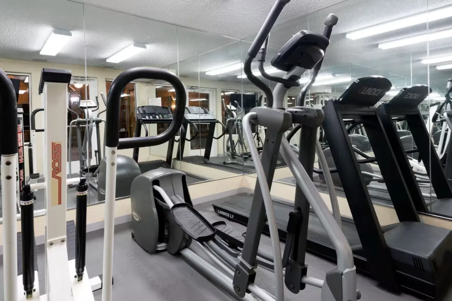 Baymont by Wyndham Columbus/Rickenbacker SPORTS_AND_LEISURE