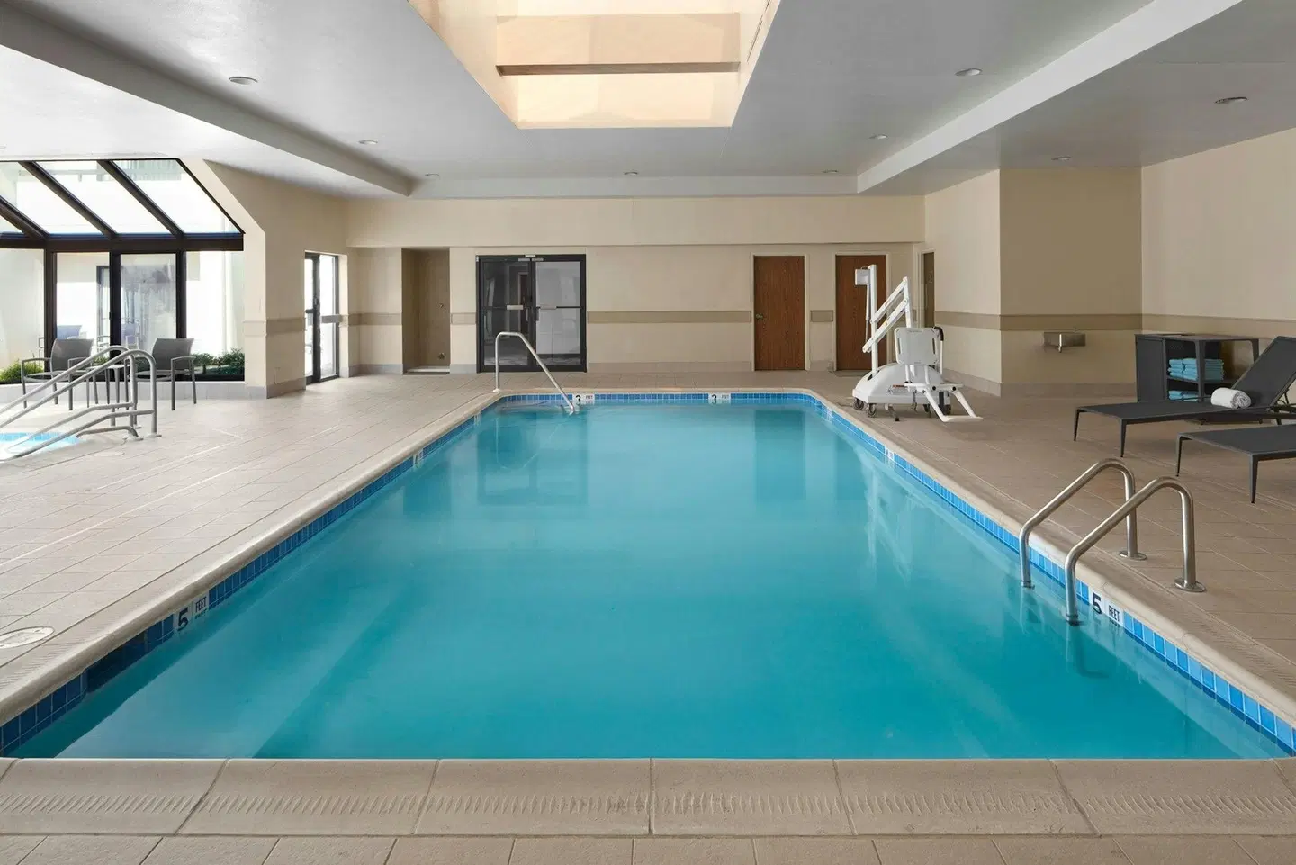 Courtyard by Marriott Annapolis Hallenbad