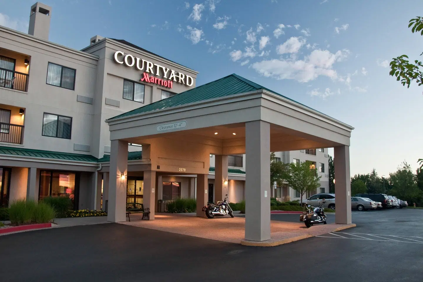 Courtyard by Marriott Colorado Springs South EXTERIOR