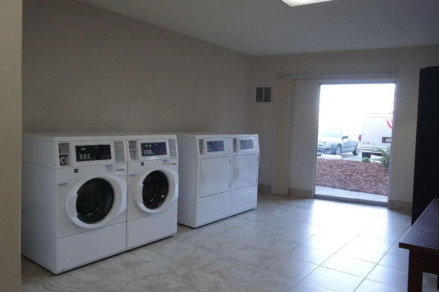 Ramada by Wyndham Sacramento ROOM_EXAMPLE