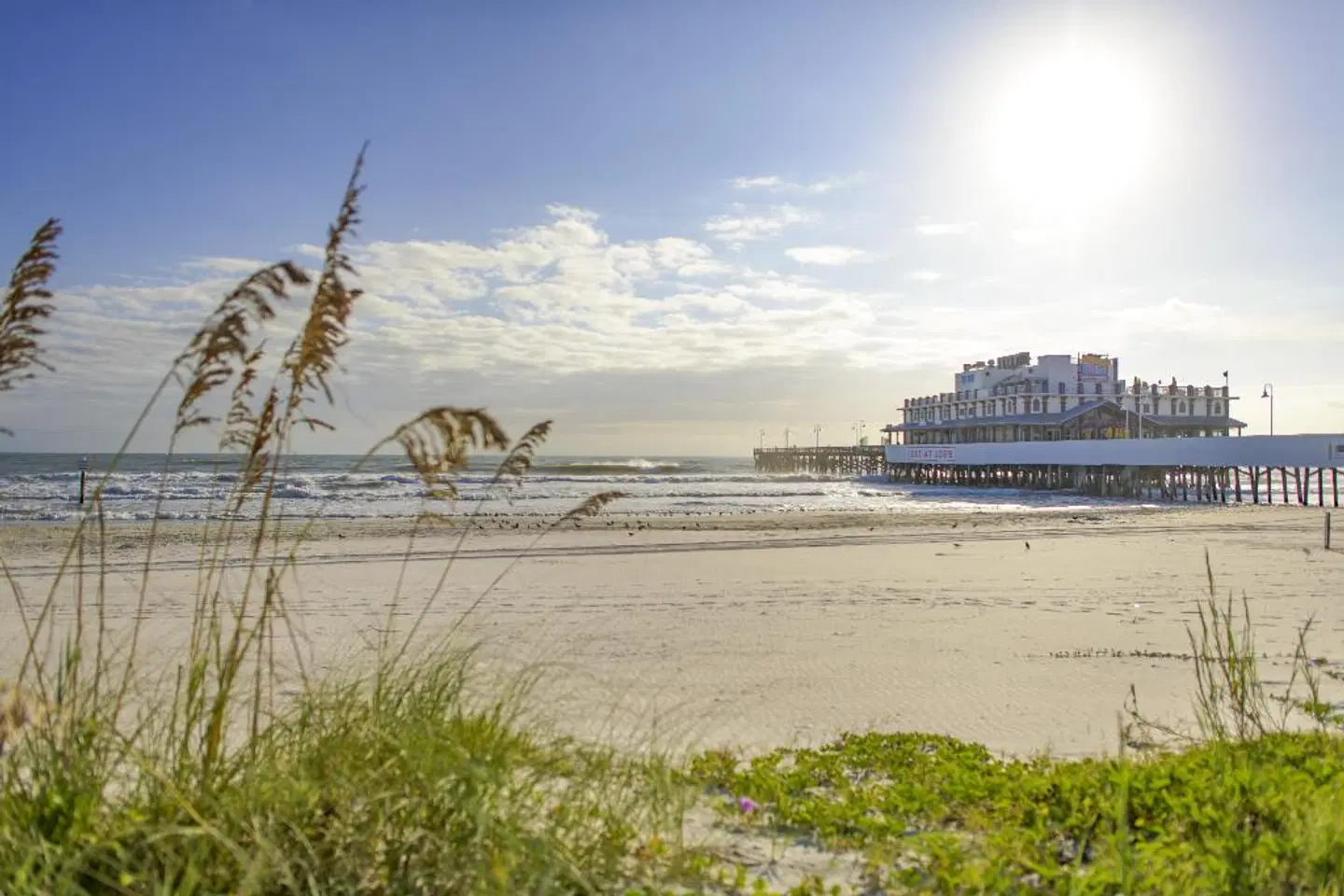 Holiday Inn Express & Suites Oceanfront Daytona Bch Shores by IHG Strand
