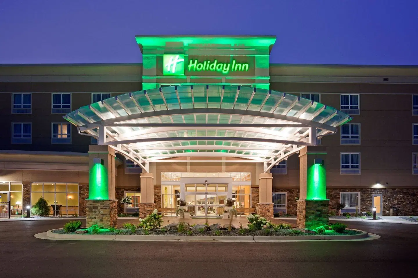 Holiday Inn Eau Claire South EXTERIOR