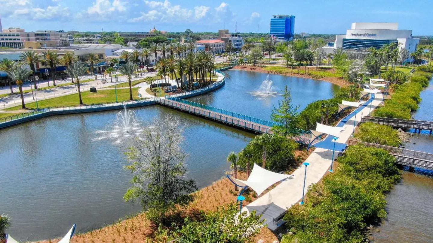 Holiday Inn Express & Suites Oceanfront Daytona Bch Shores by IHG EXTERIOR