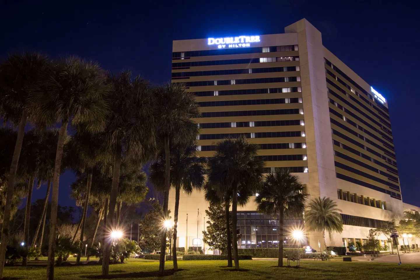 DoubleTree by Hilton Orlando Downtown EXTERIOR