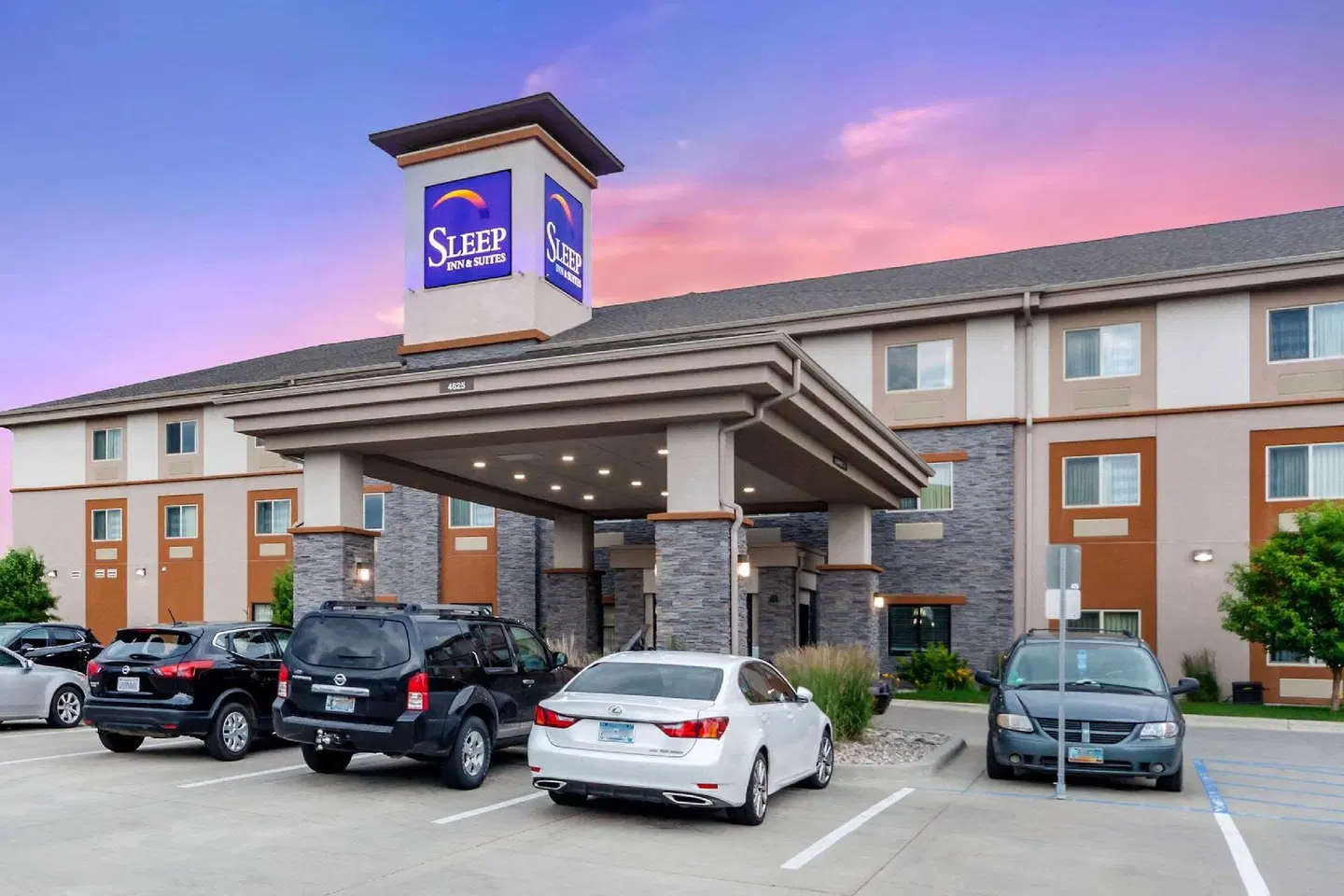 Sleep Inn & Suites Fargo Medical Center EXTERIOR