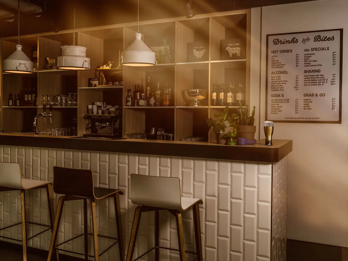 Holiday Inn - the niu, Dairy Haarlem Bar