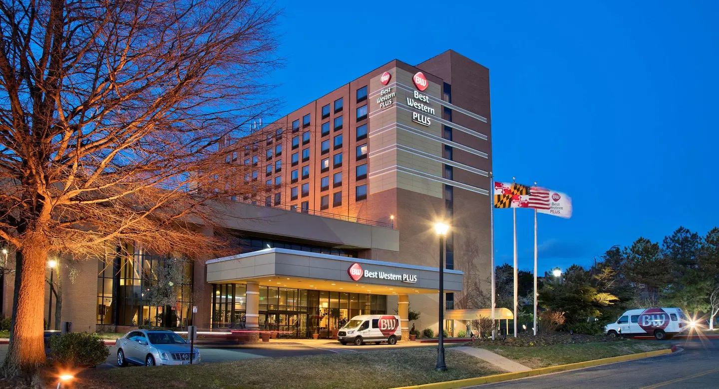 Best Western Plus Hotel & Conference Center EXTERIOR