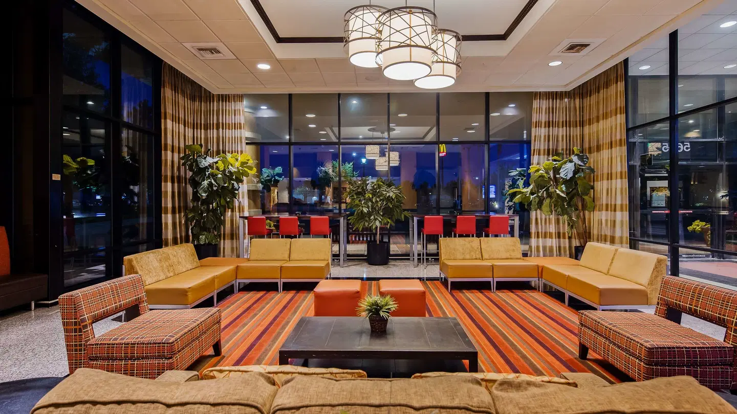 Best Western Plus Hotel & Conference Center LOUNGE_LOBBY