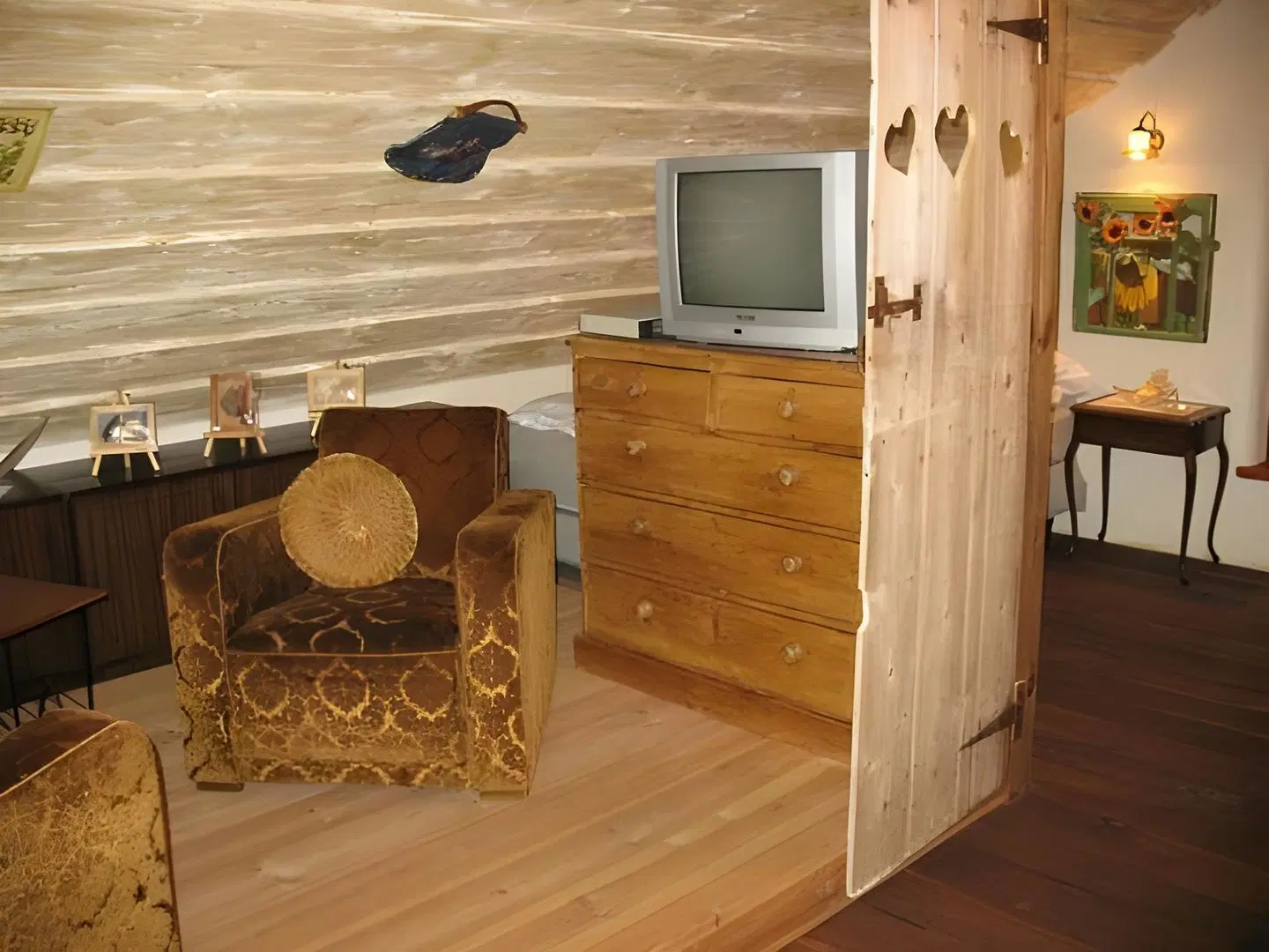 Raven's BnB ROOM_EXAMPLE