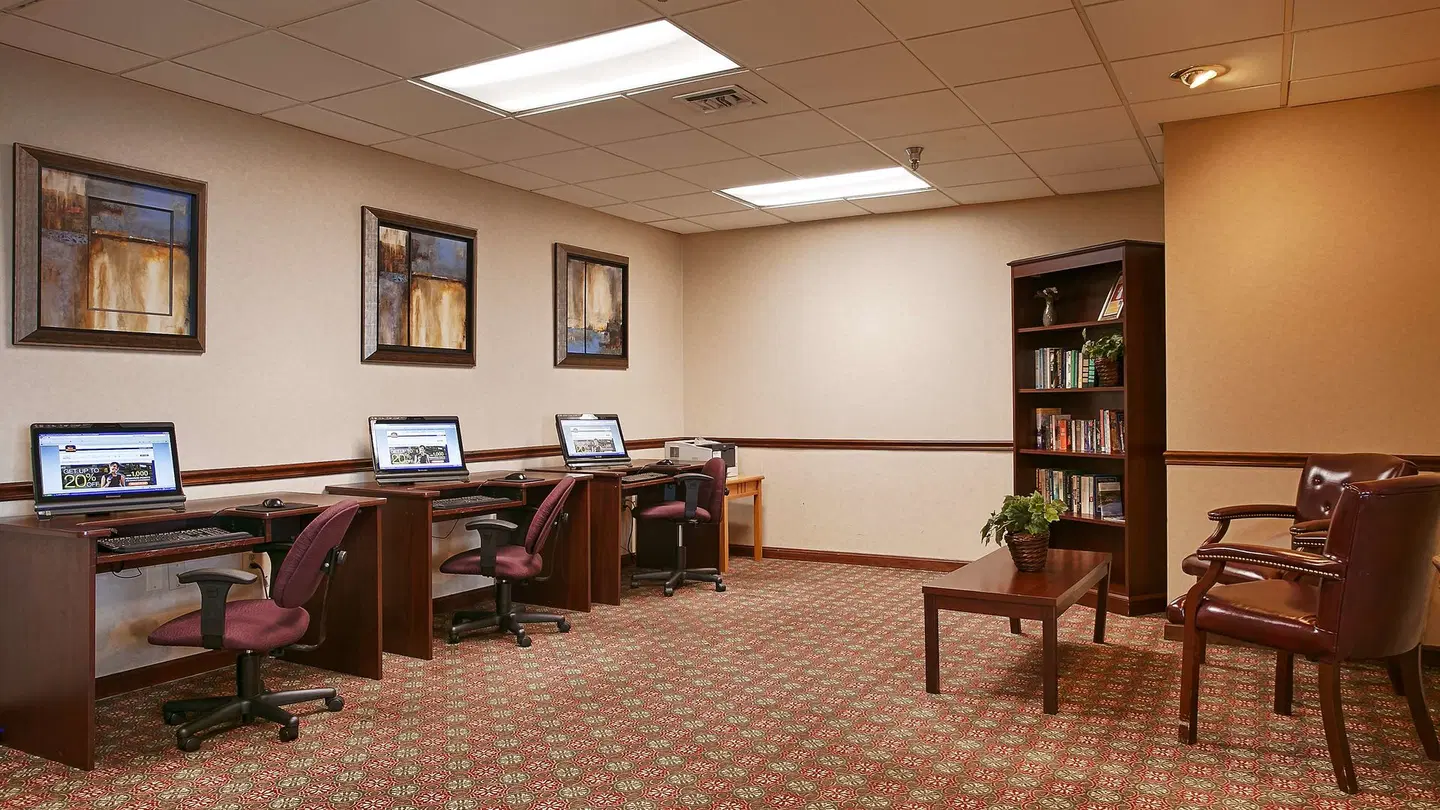 Best Western Plus Hotel & Conference Center ROOM_EXAMPLE