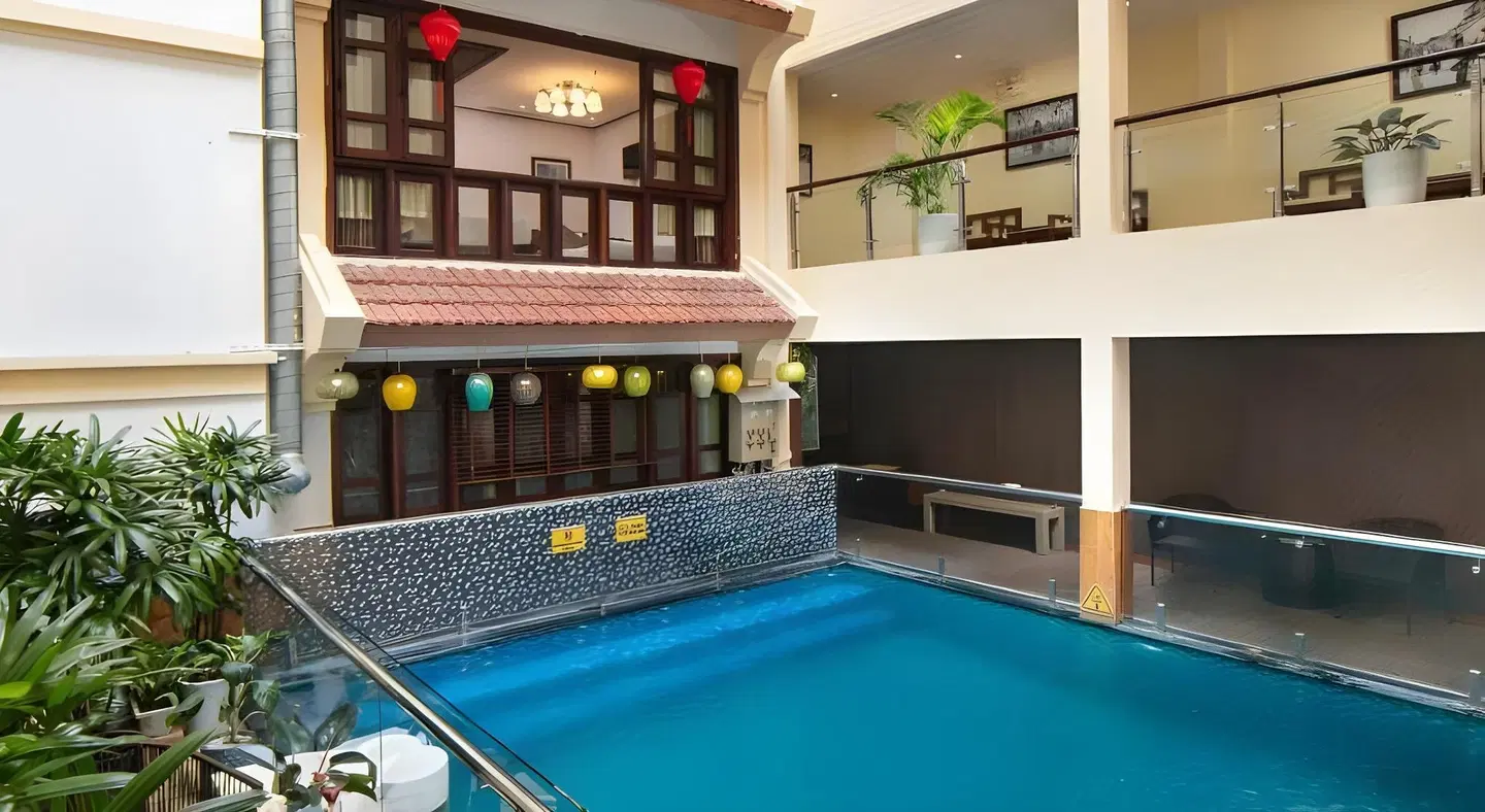 Hanoi Nostalgia Hotel & Spa Hallenbad