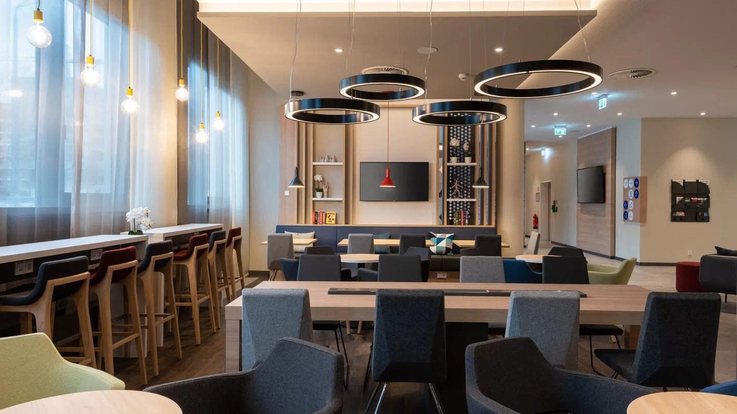 Holiday Inn Express & Suites Potsdam by IHG Bar