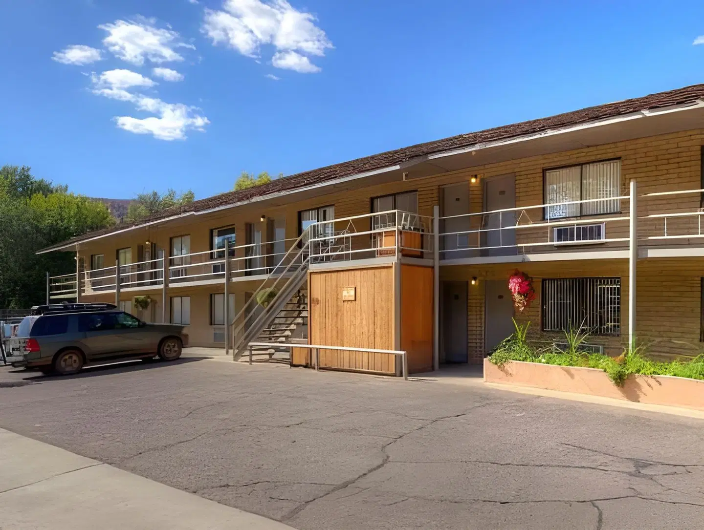 Rustic Inn EXTERIOR