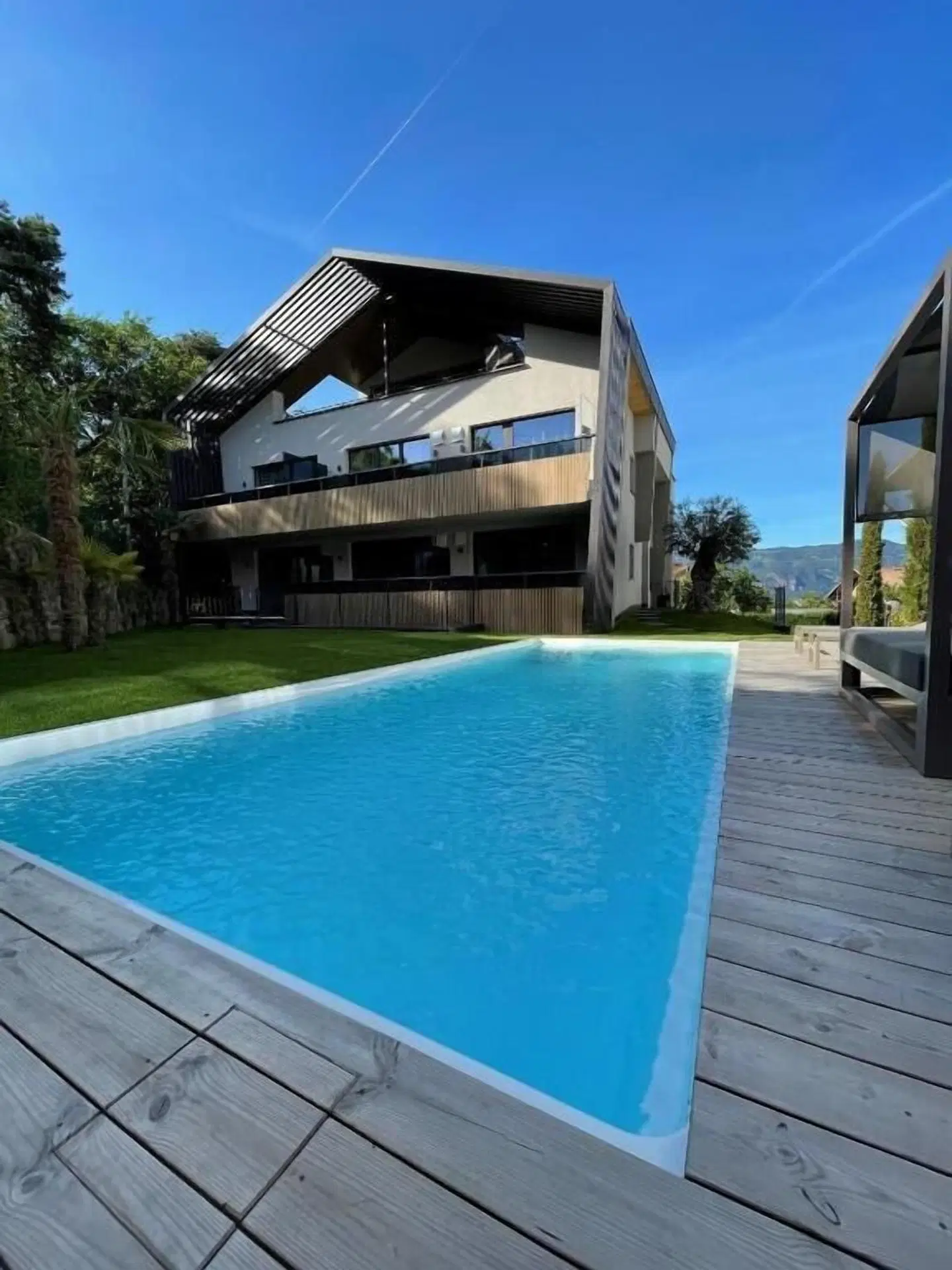 Appius Design Suites OUTDOOR_POOL