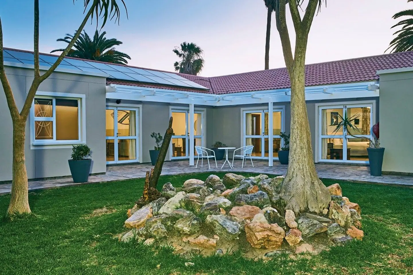 Ocean House Guest House Garten