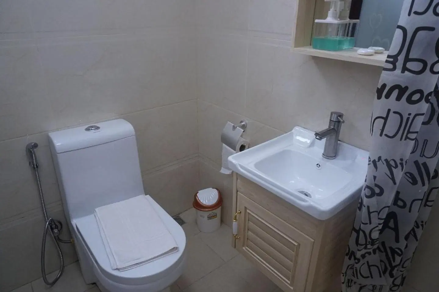 Happy Ours Guest House Badezimmer