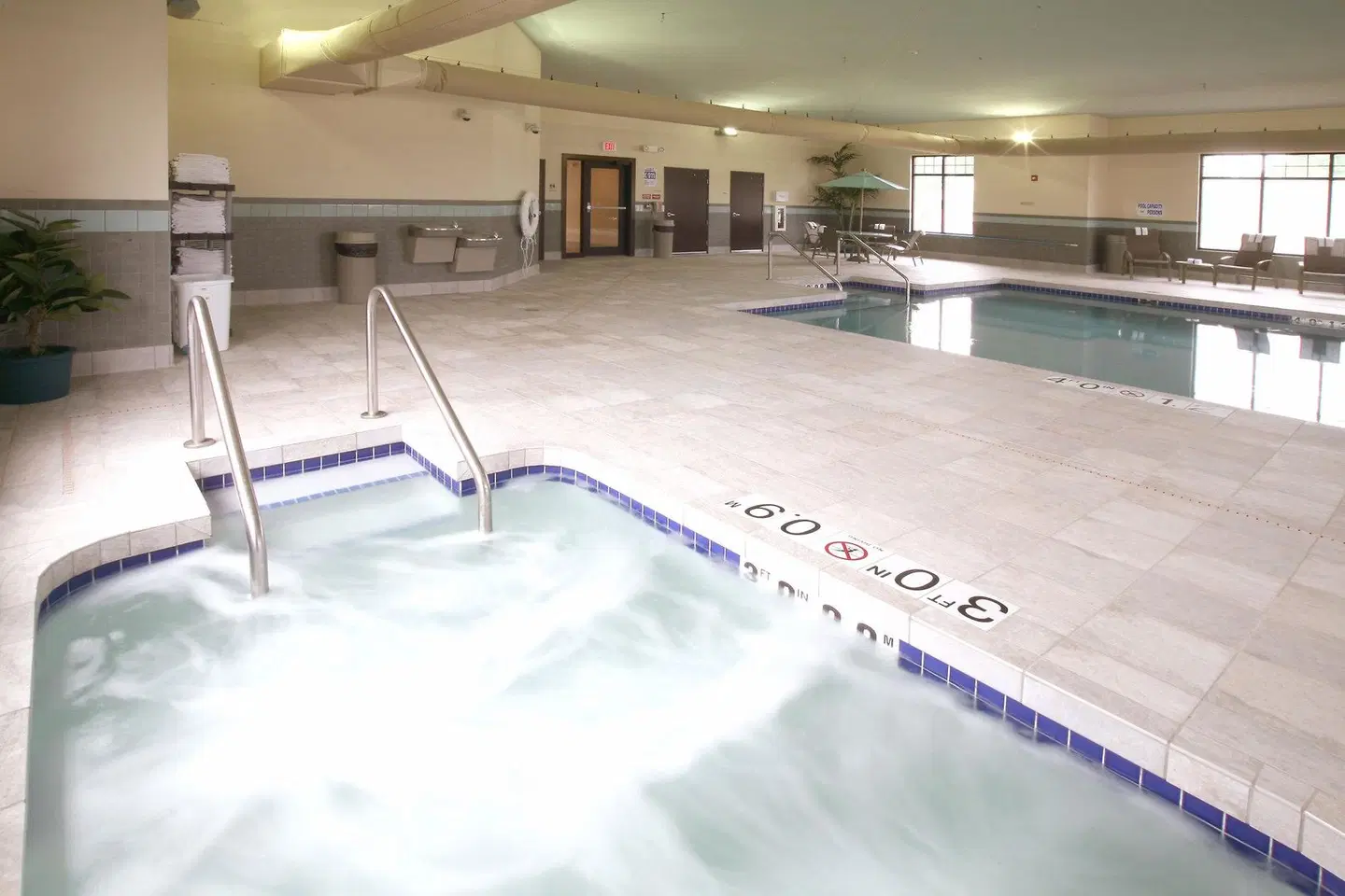 Holiday Inn Express & Suites Verona Hallenbad