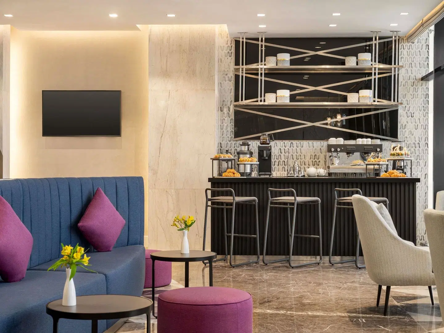 Mercure Riyadh Al Anoud Bar