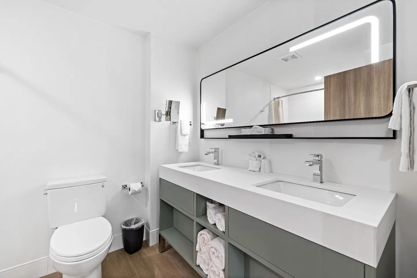 The Evergreen Hotel Badezimmer