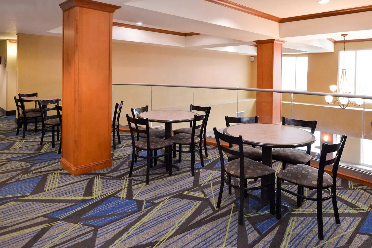 Holiday Inn Express & Suites Nampa - Idaho Center by IHG Bar