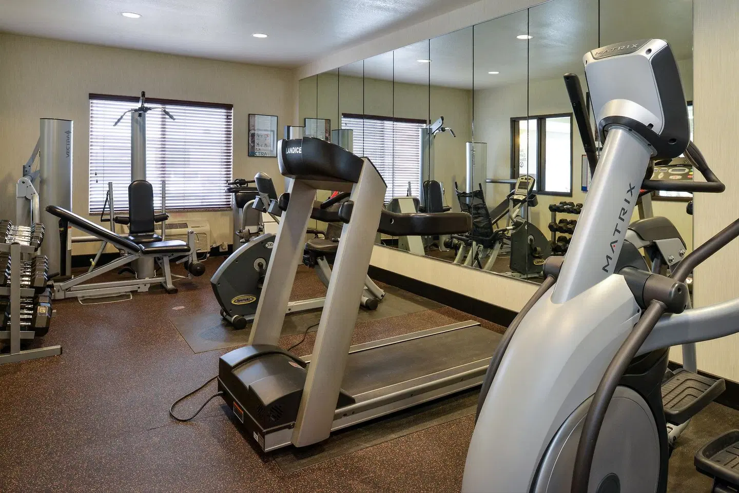Holiday Inn Express & Suites Cherry Hills by IHG SPORTS_AND_LEISURE