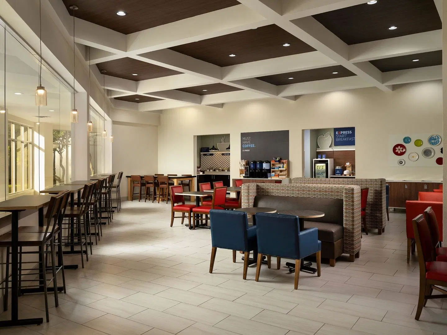 Holiday Inn Express & Suites Irving Dfw Airport North by IHG Bar