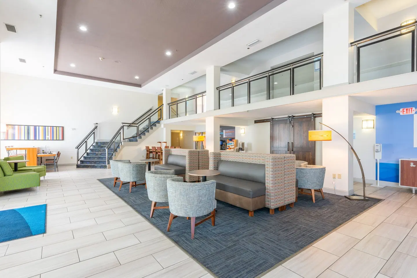 Holiday Inn Express & Suites Bradenton West by IHG LOUNGE_LOBBY