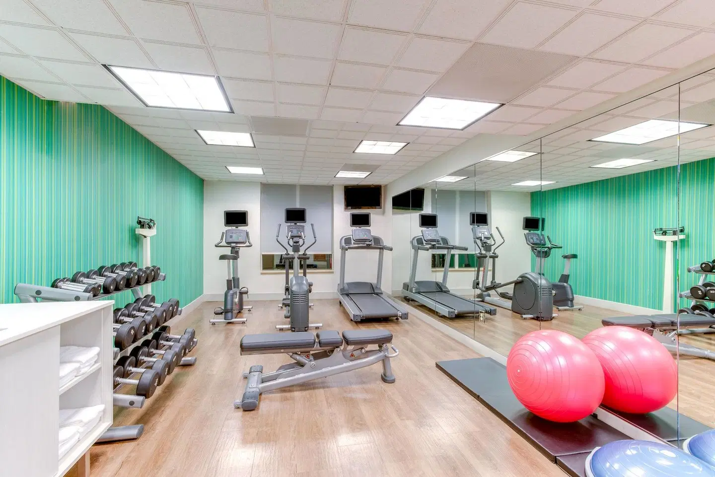 Holiday Inn Express & Suites Bethlehem by IHG SPORTS_AND_LEISURE