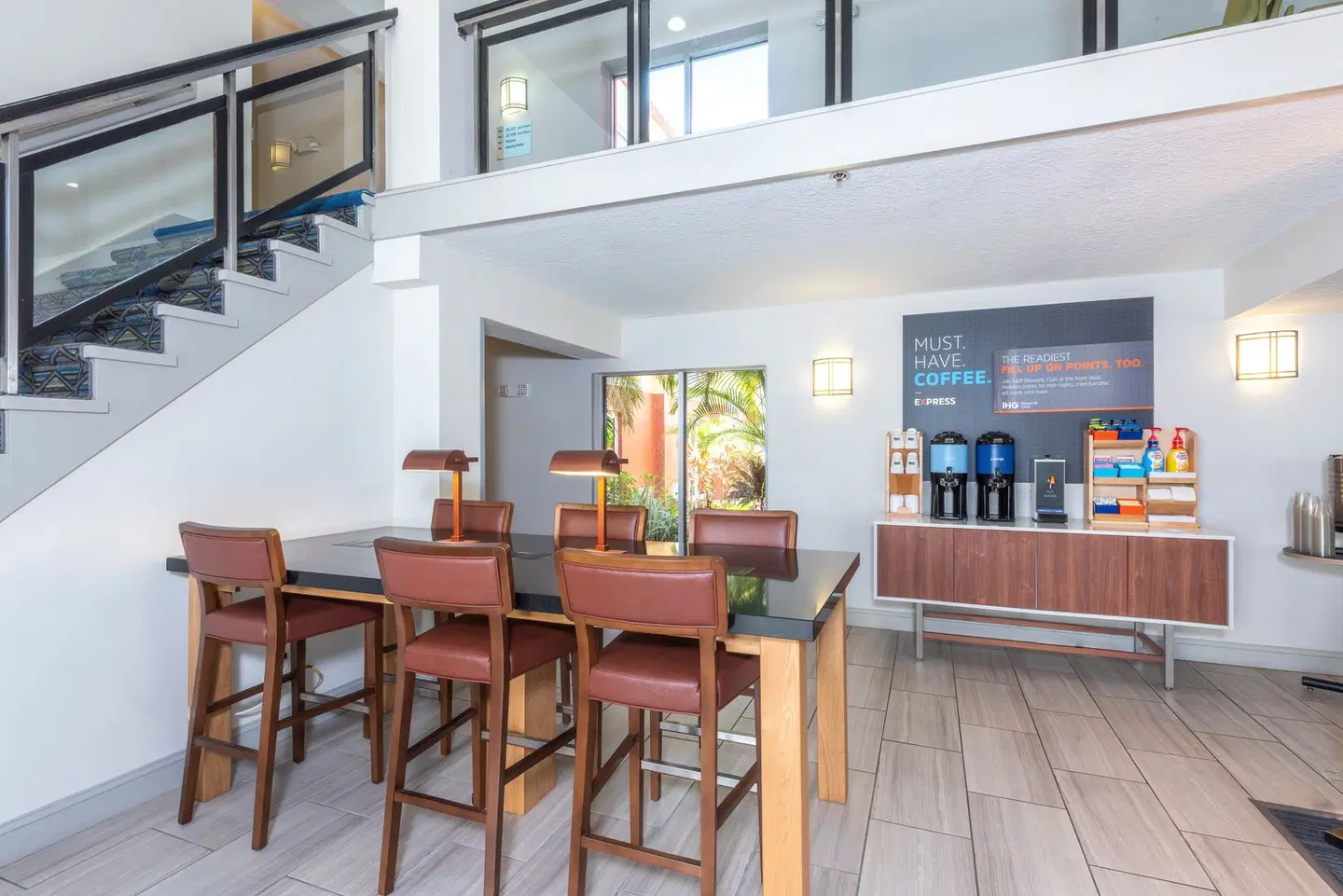 Holiday Inn Express & Suites Bradenton West by IHG LOUNGE_LOBBY