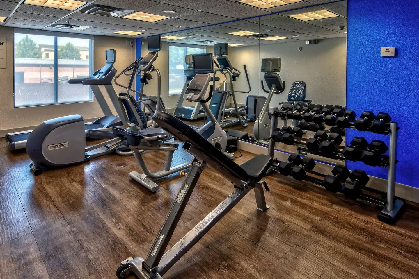 Holiday Inn Express & Suites Smyrna-Nashville Area by IHG SPORTS_AND_LEISURE