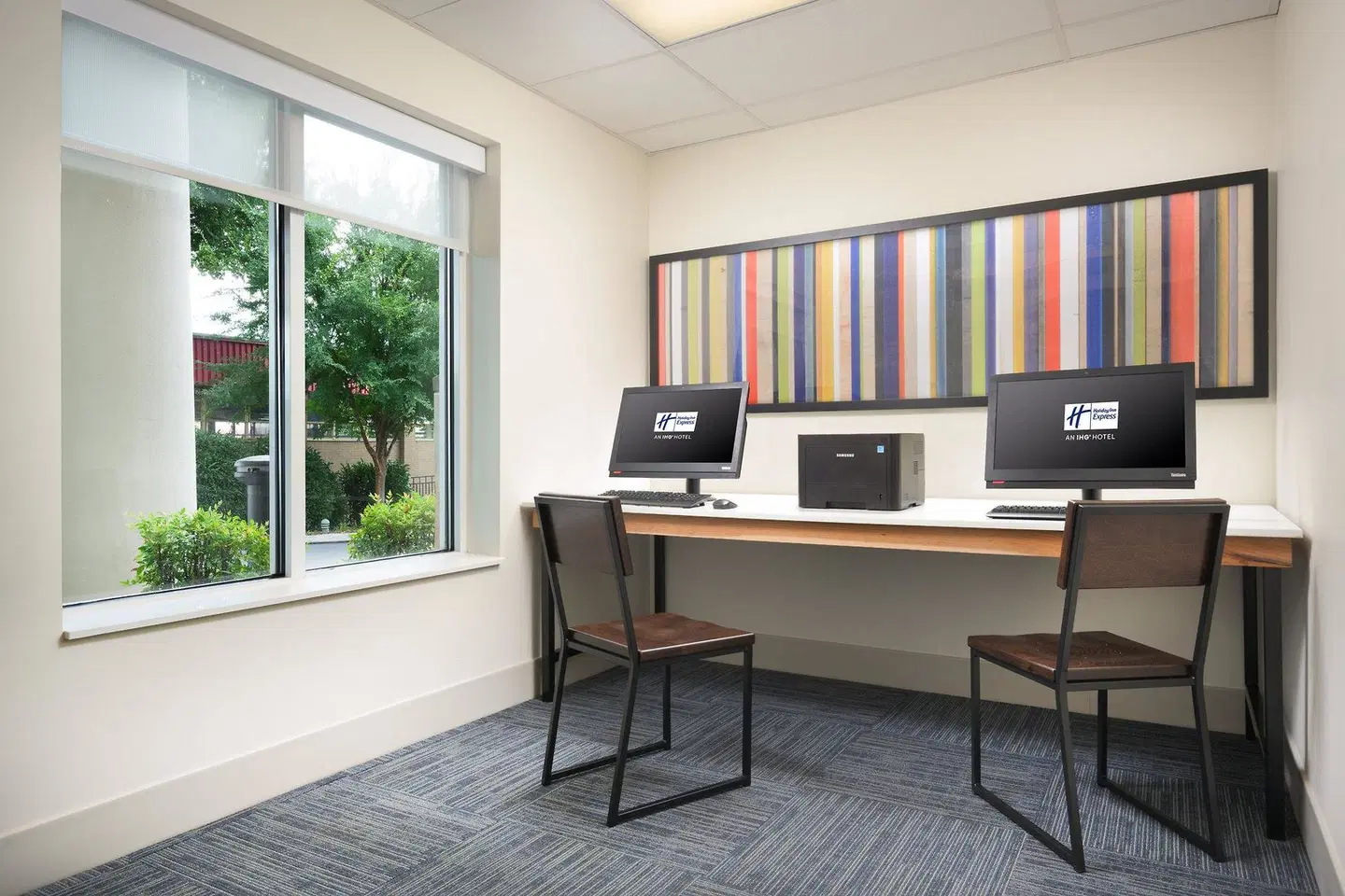 Holiday Inn Express & Suites Chattanooga Downtown by IHG ROOM_EXAMPLE