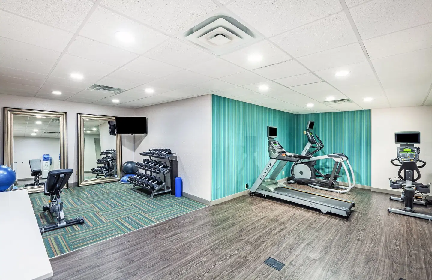 Holiday Inn Express & Suites Baton Rouge East by IHG SPORTS_AND_LEISURE