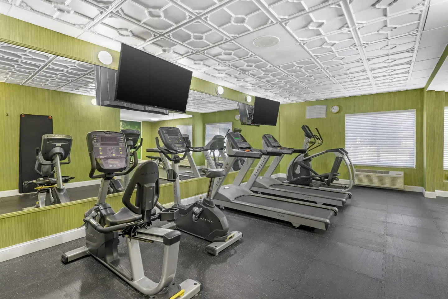 Best Western Plus Kissimmee-Lake Buena Vista South Inn & Suites SPORTS_AND_LEISURE