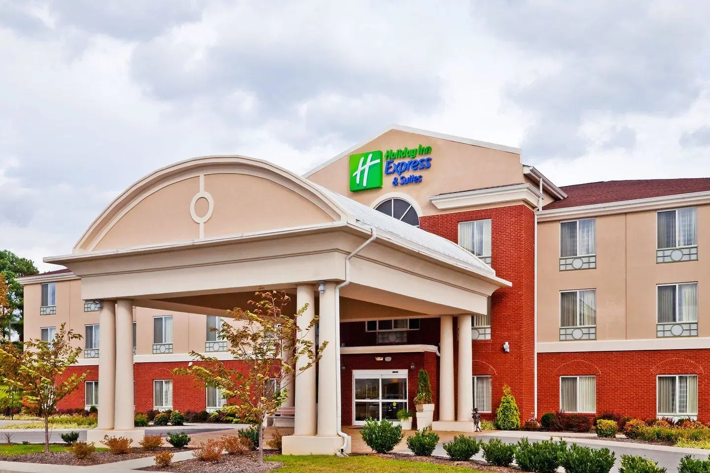 Holiday Inn Express & Suites Dickson by IHG EXTERIOR